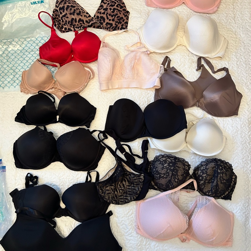 Reseller bundle - 17 bras, mostly Victoria’s Secret